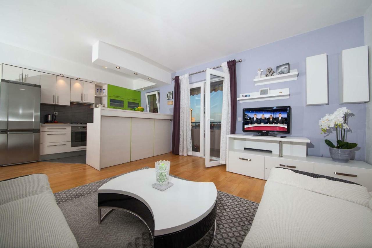 Apartment Sarena Макарска Екстериор снимка