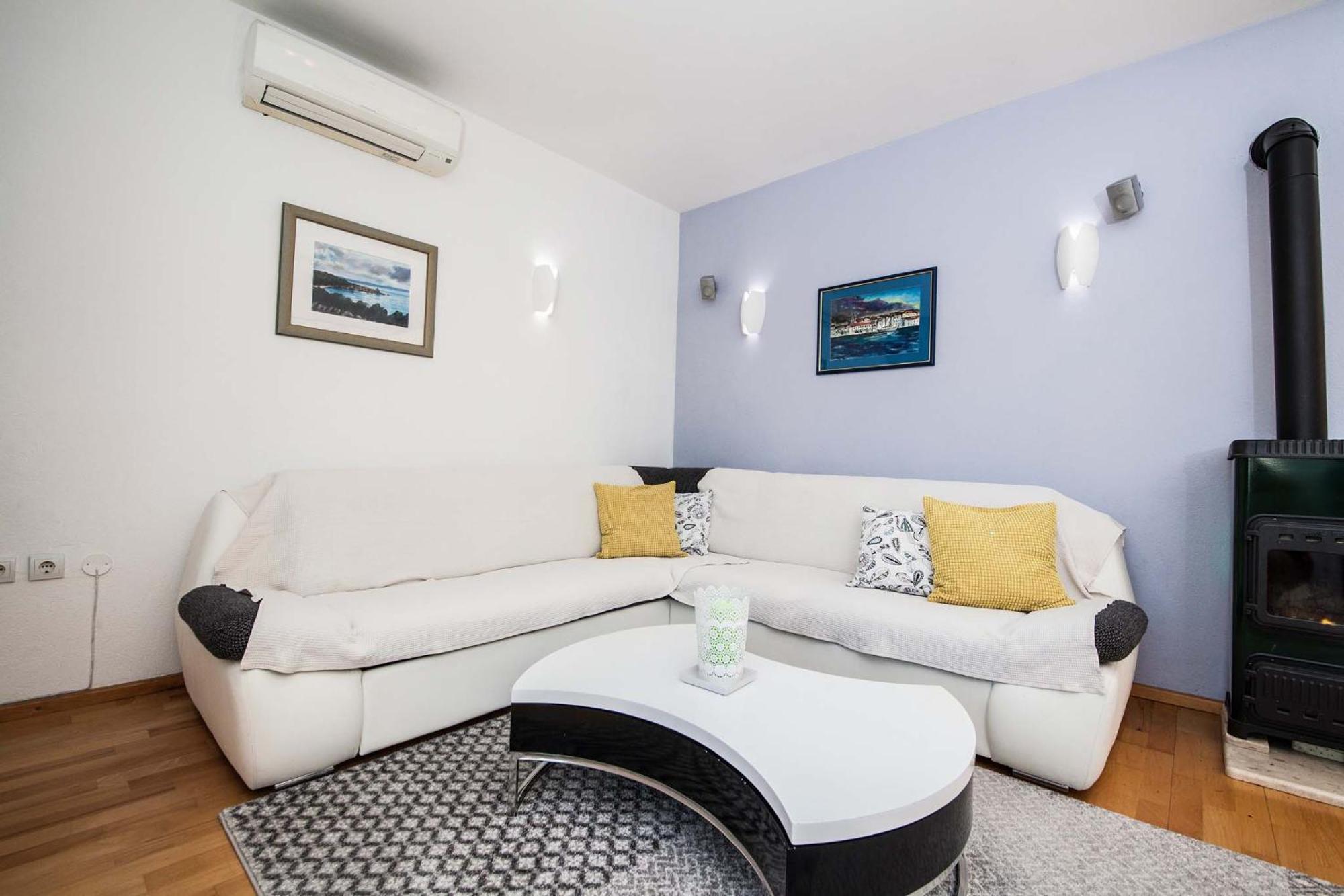 Apartment Sarena Макарска Екстериор снимка