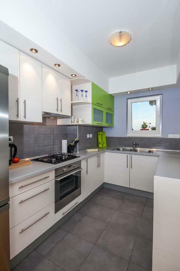 Apartment Sarena Макарска Екстериор снимка