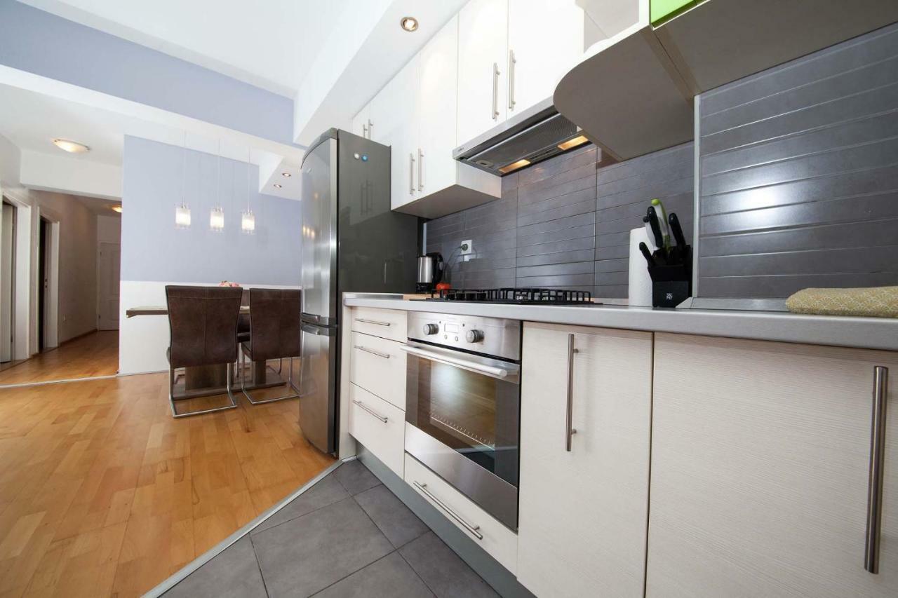 Apartment Sarena Макарска Екстериор снимка