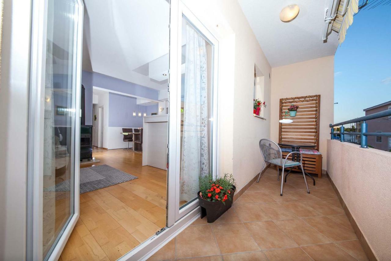 Apartment Sarena Макарска Екстериор снимка