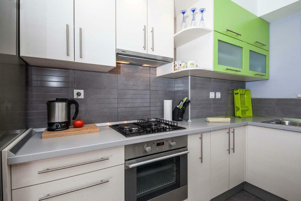 Apartment Sarena Макарска Екстериор снимка