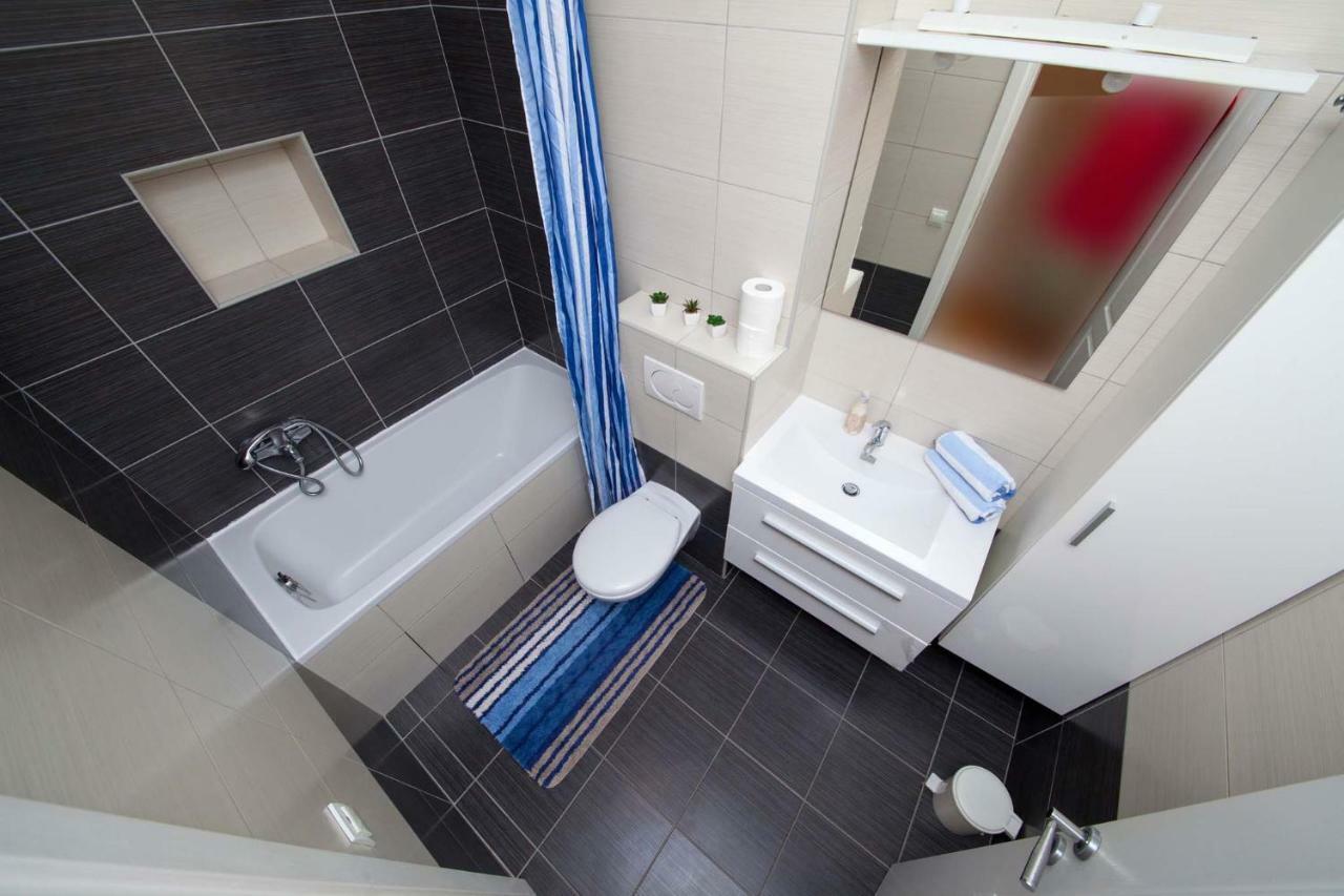 Apartment Sarena Макарска Екстериор снимка