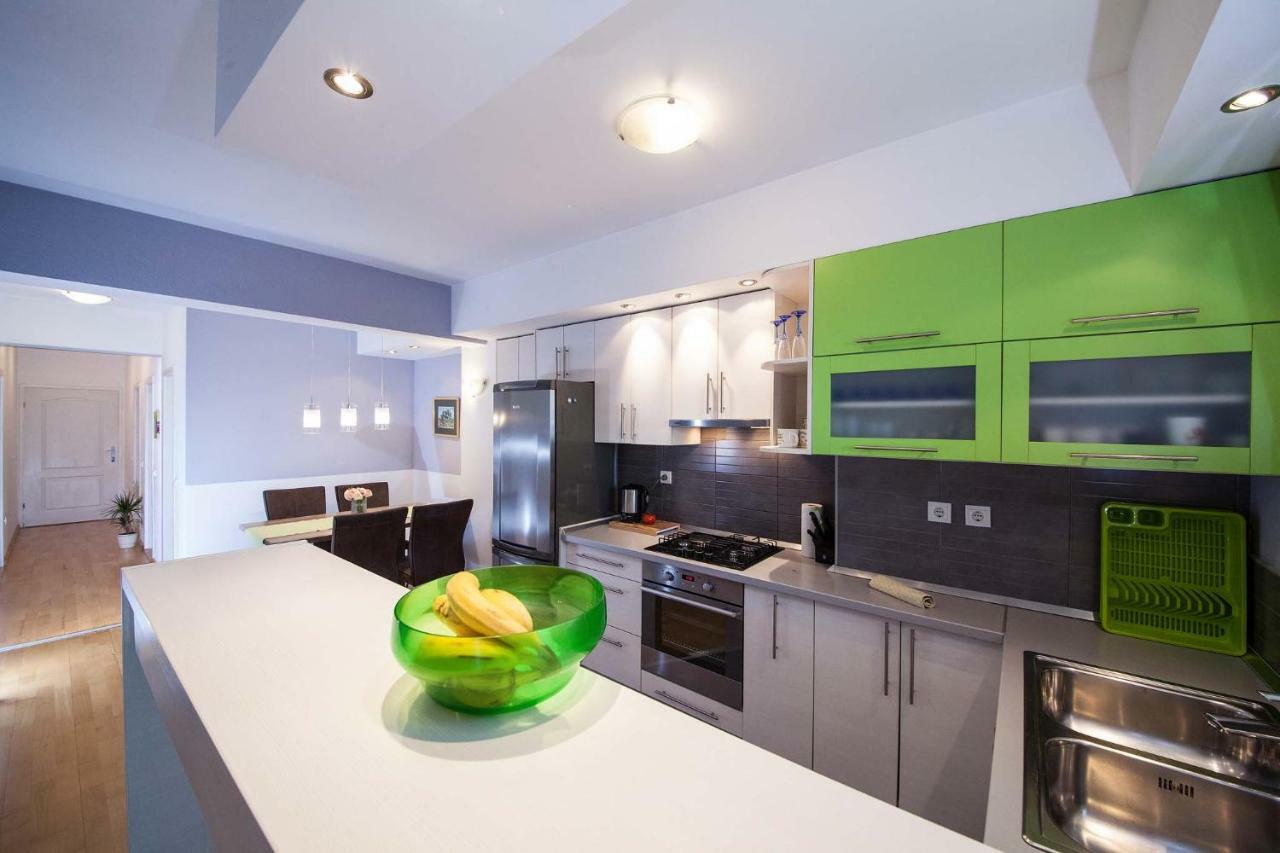 Apartment Sarena Макарска Екстериор снимка