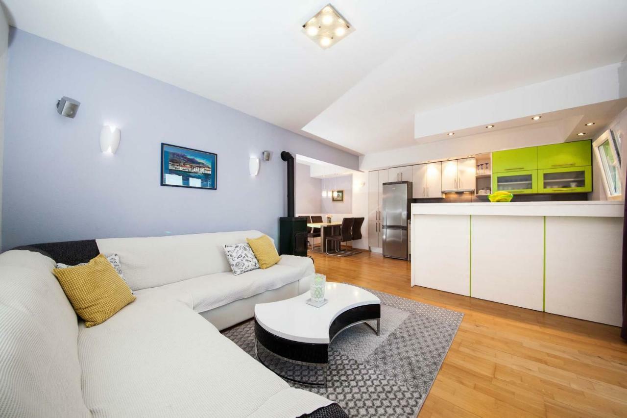 Apartment Sarena Макарска Екстериор снимка