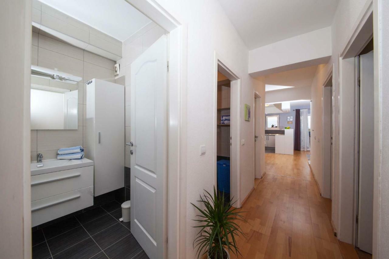 Apartment Sarena Макарска Екстериор снимка