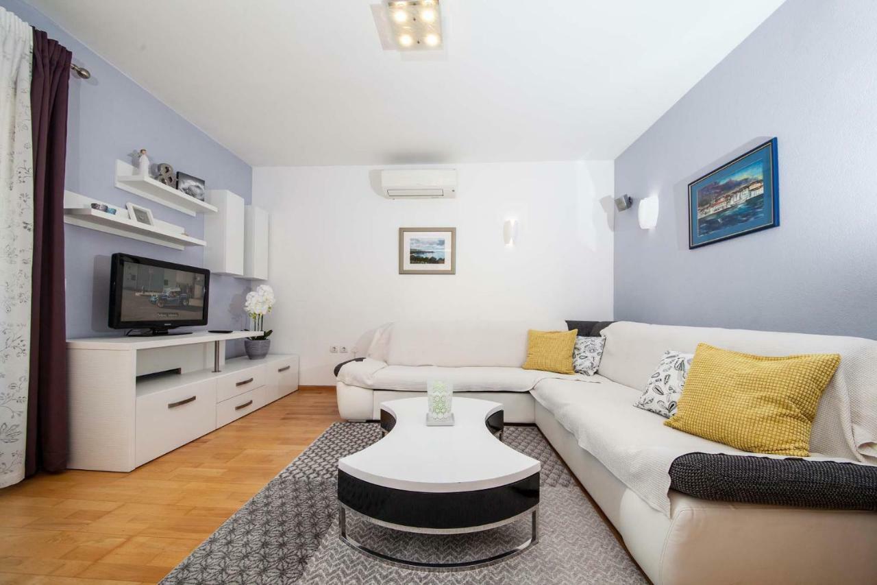 Apartment Sarena Макарска Екстериор снимка